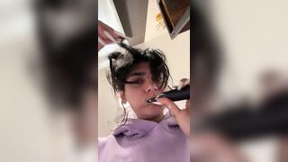 Mia Khalifa Strips Her Top And Drop Big Boobs Out Onlyfans