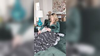 Annabelle Peaches Went Horny While Watching Tv And Starts Finger Fuck Pussy Onlyfans Video