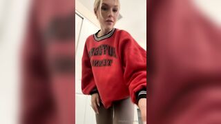 Kylayese Tight Jeans Drops And Showing Her Tight Thong Onlyfans Ppv Leak