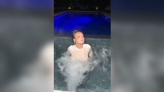 Piper Rockelle Took Her Top Off In Jacuzzi And Flash Nude Side Boob Onlyfans Leak