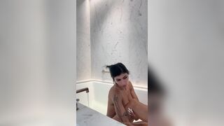 Mia Khalifa Bathtub Naked Cleaning Her Up Leaked Ppv Onlyfans