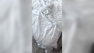 Kirstentoosweet Going Naked And Teasing On Bed Onlyfans Video