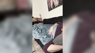 Mariamartinxz Giving Head On Couch Onlyfans Porn Leak