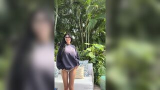 Mia Khalifa Outdoor Slingkini Tryon Leaked Onlyfans