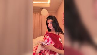 Divaflawless Latest Boob Pressing and fingering