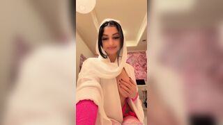 Divaflawless Boob Pressing and fingering