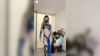 Anastasia Zhurbhenko Anizhur cosplay in Kitana costume