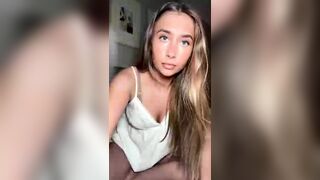 Lillian Phillips Livestream Strips Her Bikini And Pussy Spreads Onlyfans