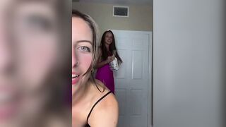 TikTok Influncer With 9k Viewers Got Nip Slipped On Live