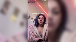 Emilyhodgson17 TikTok Streamer Slip Off Her Nipple On Live Leak