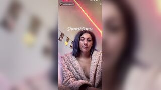 Emilyhodgson17 TikTok Streamer Slip Off Her Nipple On Live Leak