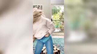 Livestreamer Lifts Her Top To Show Her Sports Bra And Got Boob Slipped