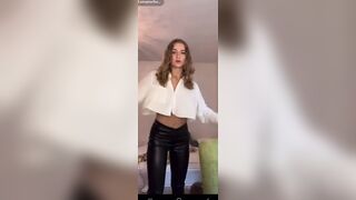 Pimpinn0si Slipping Out Her Big Tit On A Live TikTok
