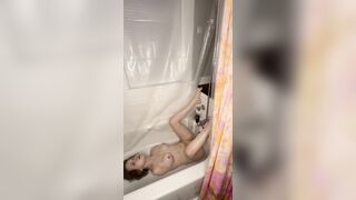 Noarmsvip AKA Inga Petry Disabled Chick Having Orgam On Bathtub