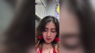 Mexicatrachita.50 shows her tit on TikTok liveslip