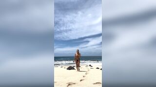 Leiarvyn AKA Leilaluuu Slips Her Pussy For The First Time Outdoor Naked On Beach