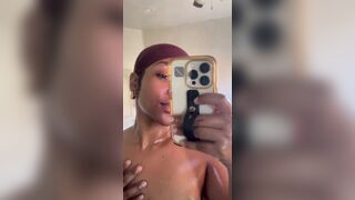 Naobi Asanti Oil Teasing Her Nude Body