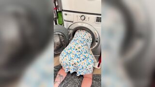 Avanicks Stepmom Squeezes Into A Laundry Machine