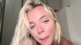 Gracie Parker Pleasures Herself With Anal Play