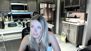 Corinna Kopf Streams Exclusive Solo Play Live