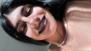 Mia Khalifa Wearing Black Lipstick Kiss On Her Nude Tits With Black Onlyfans